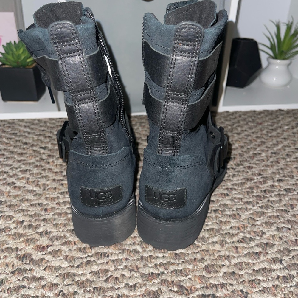 UGGS COMBAT BOOTS